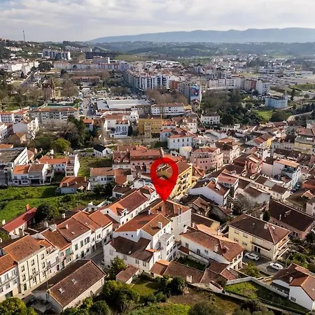 T3 Rossio No Centro Historico Alcobaça
